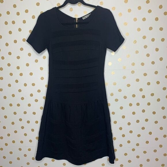 eliza J Black Seamed Drop Waist Short Sleeve Dress - Picture 2 of 6